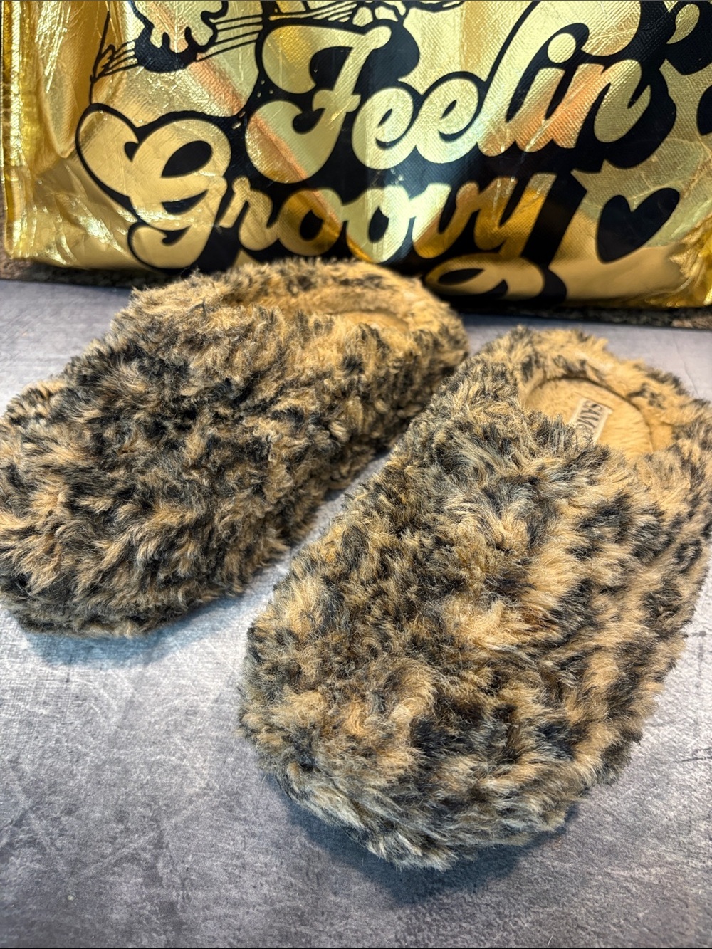 Sam & Libby Faux Fur Leopard-Print Slip-On Slippers in Brown & Black
